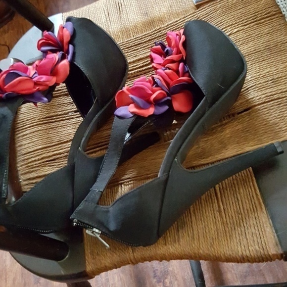 Call it Spring sexy floral pumps 8 NWOB - Picture 3 of 6